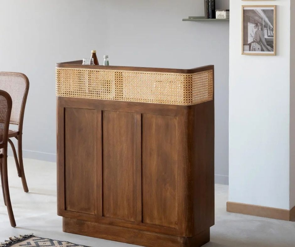 Ahşap bar bankosu – dayanıklı ve estetik