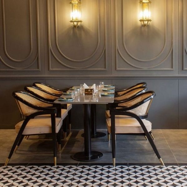 Ahşap Sandalye ve Masa