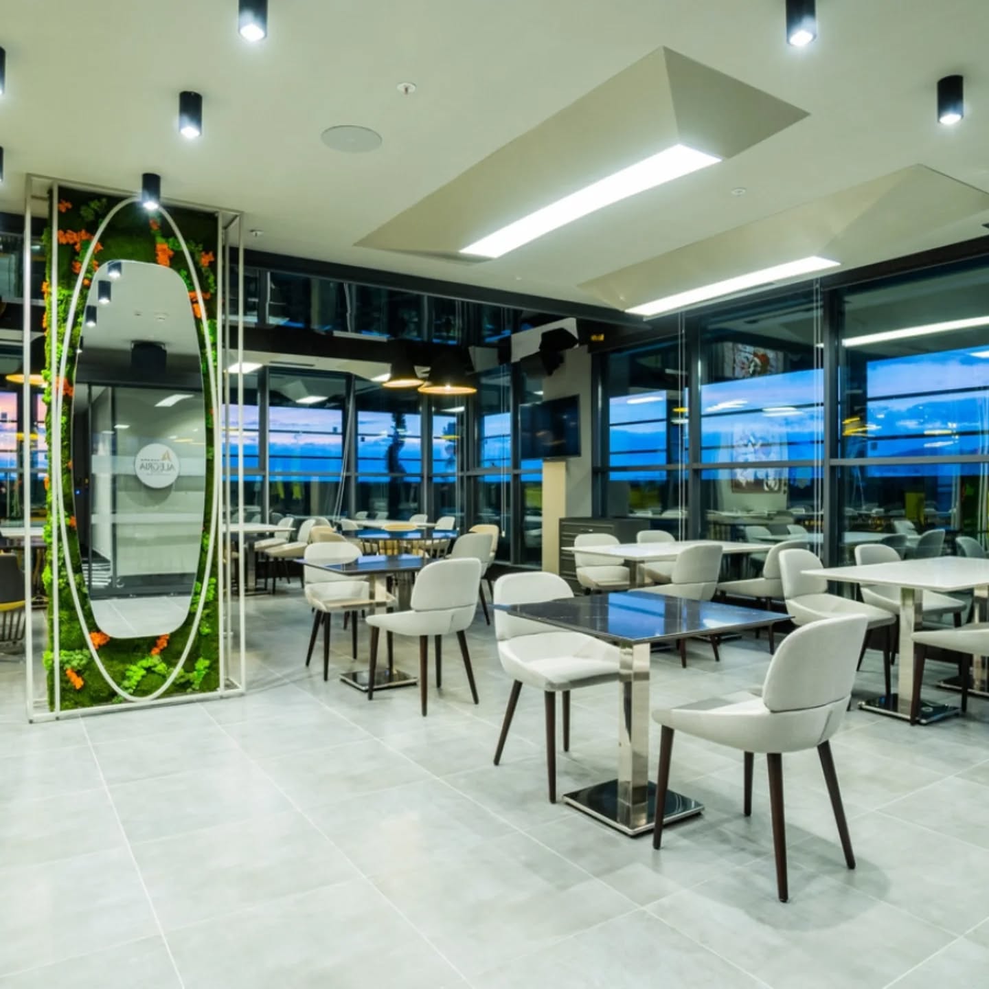 Dış mekan cafe ve teras mobilyaları metal ayakları