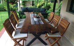 Katlanır Ahşap Sandalyeli Masa - Pratik ve şık katlanır ahşap sandalye. Bahçe ve ev kullanımı için ideal.