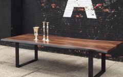 Kütük Bahçe Masası - Bahçe ve balkonlar için doğal kütük masa. Dayanıklı ve rustik tasarım.