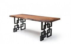 Ahşap Yemek Masası - Dayanıklı ve şık ahşap yemek masası. Aile yemekleri ve özel davetler için ideal.