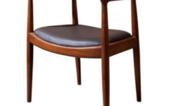 Kennedy Ahşap Sandalye - Sağlam ahşap iskelet ve ergonomik oturumu ile Kenedy sandalye, kafe ve restoranlarda şık ve rahat oturma sunar.