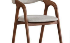 Loriol Ahşap Sandalye - Zarif ahşap iskelet, restoran iç dekorasyonunu tamamlayan konforlu bir oturma alternatifi sunar.