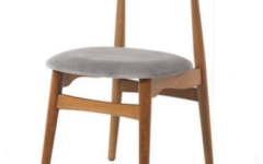 Papel Ahşap Sandalye - Kayın ağacından üretilmiş sandalye, kafelerde dayanıklı ve şık oturma deneyimi sunar.