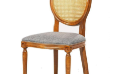 Madalyon Hasırlı Sandalye - Masif kayın konstrüksiyon, kafe iç mekanlarını tamamlayan zarif ve sağlam oturma sunar.