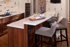 Bar Bankosu Tasarımı - Modüler tasarımlı bar bankosu modelleri, farklı mekan ihtiyaçlarına göre imal edilir ve kolay kurulum sağlar.