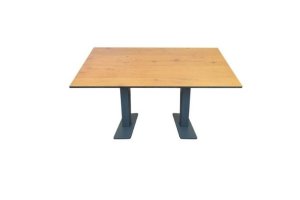 Compact Masa Modelleri - Metal veya ahşap ayaklı, kare veya yuvarlak tabla seçenekli, dayanıklı yüzey ve sabit bağlantı elemanlarına sahip cafe masaları.