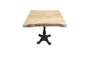 Ağaç Cafe Masaları - Masif ağaç tabla, sağlam ahşap ayaklar, bağlantı elemanlarıyla desteklenmiş, doğal doku ve dayanıklı yüzey özelliklerine sahip cafe masaları.