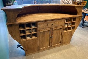 Tasarım Banko İmalatı - Özel tasarım banko, mobilya cila ve dayanıklı imalat ile modern mekanlara uygun şekilde hazırlandı.