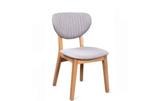 Ahşap Sandalyeler - Masif ahşap gövde, ergonomik oturma yüzeyi ve estetik tasarım ile cafe ve restoranlarda sık tercih edilir.