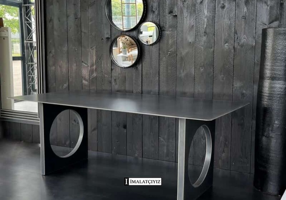 Endüstriyel Metal Masaların Özellikleri