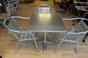 Paslanmaz Masa &amp; Sandalye Takımı - Paslanmaz masa sandalye takımı, uyumlu tasarımıyla kafe ve restoran dekorasyonuna şıklık katar.