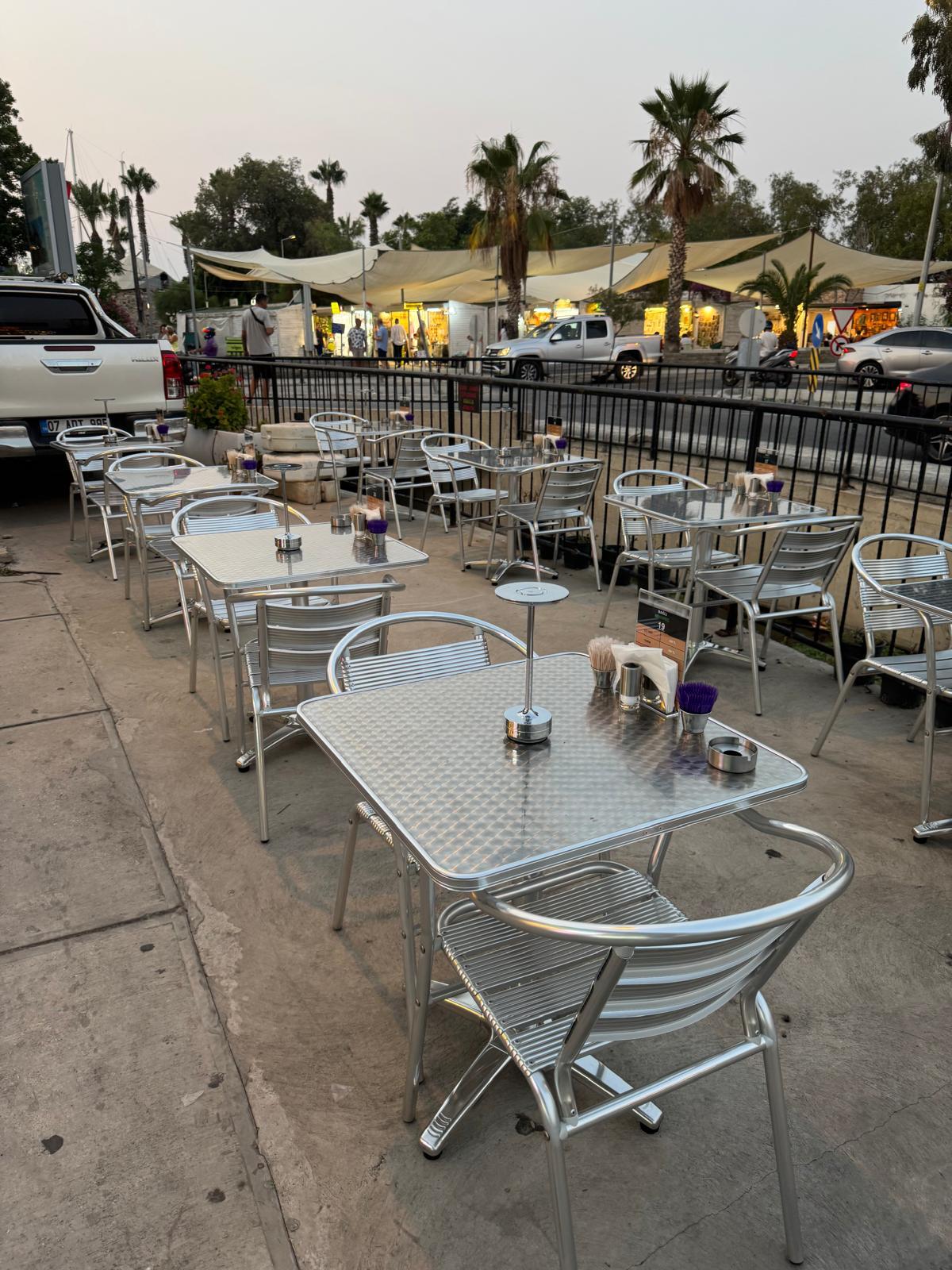 Sonbahar Masa Sandalye Takımı