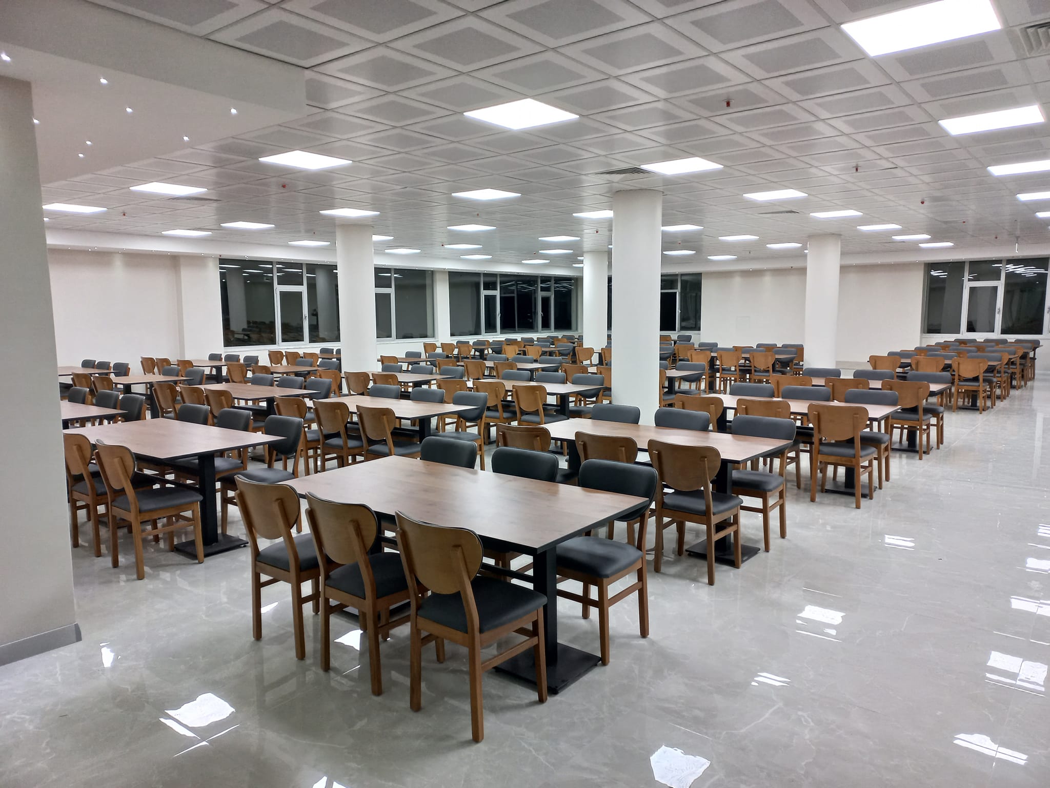 Compact Restaurant Masa Çözümleri