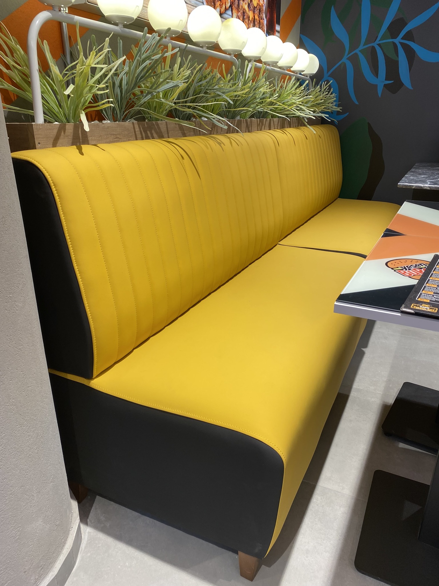 Restoran dekorasyon masa düzenleme