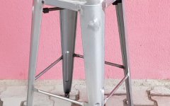 Tolix Sırtsız Tabure Modeli - Model, renk, malzeme kalitesi ve garanti süresi, doğru sandalye seçimi için önemlidir.
 